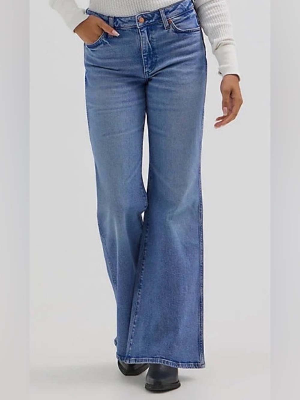 Wrangler Wanderer 622 Mid Rise Flare Jeans Medium Wash 31x34